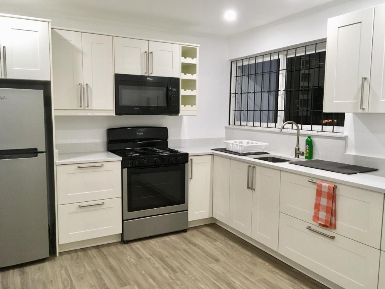 Dover Woods Apartments Christchurch Eksteriør billede
